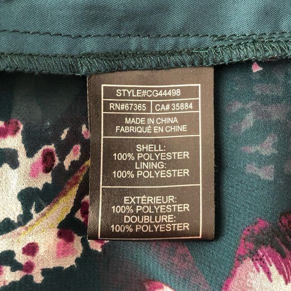 Cupcakes & Cashmere Tibet Floral V-Neck Button 3/4 Sleeve Blouse size Medium - Picture 14 of 15